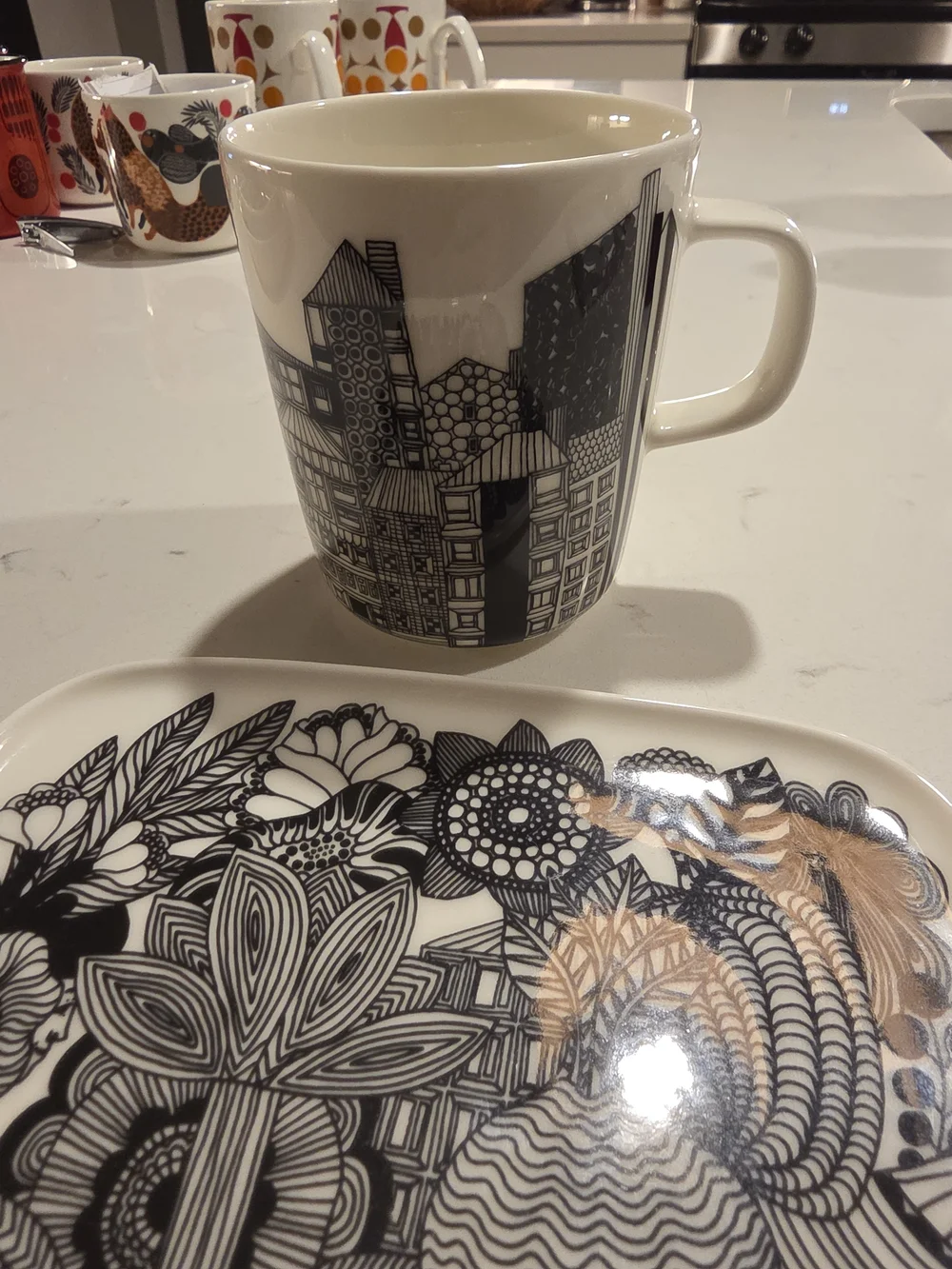 Marimekko White Oiva Rectangular Dish With Cup - Picture 3 of 9